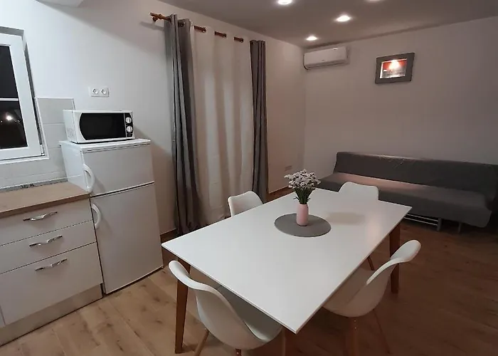 Filipovic Biograd Na Moru